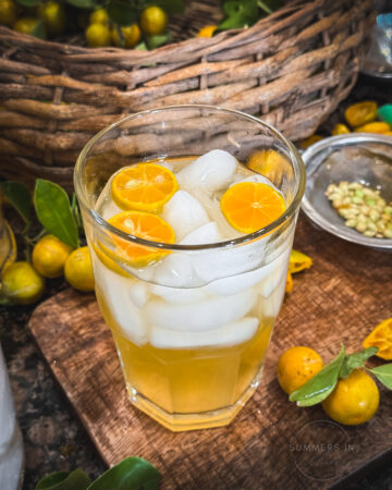 calamansi juice in glass