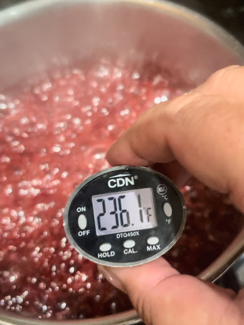 boiling strawberry syrup with temperature